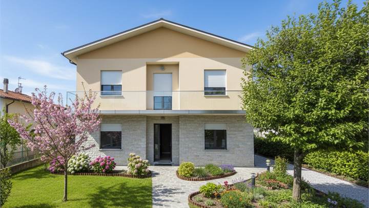 Torreglia (PD) - Casa singola da ristrutturare